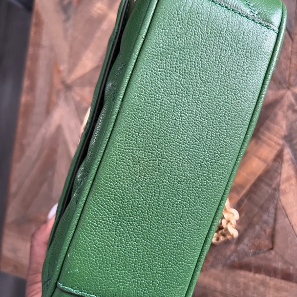 COPY - Tory Burch cross Body Bag with Gold Chain & Hardware - Picture 5 of 5